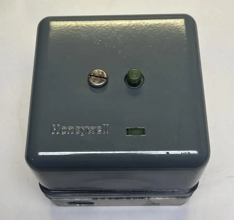 Used HONEYWELL RA890F-1478 HVAC Parts and Equipment | Surplus Asset Holdings #1202357