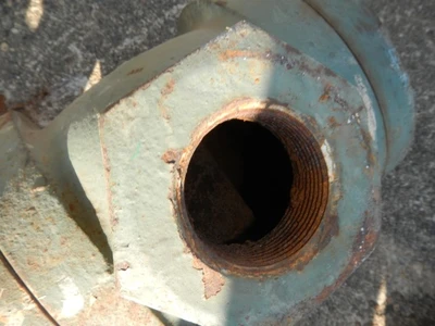 Fisher 1 1/2" 250 Rating, Iron Threaded Control Valve