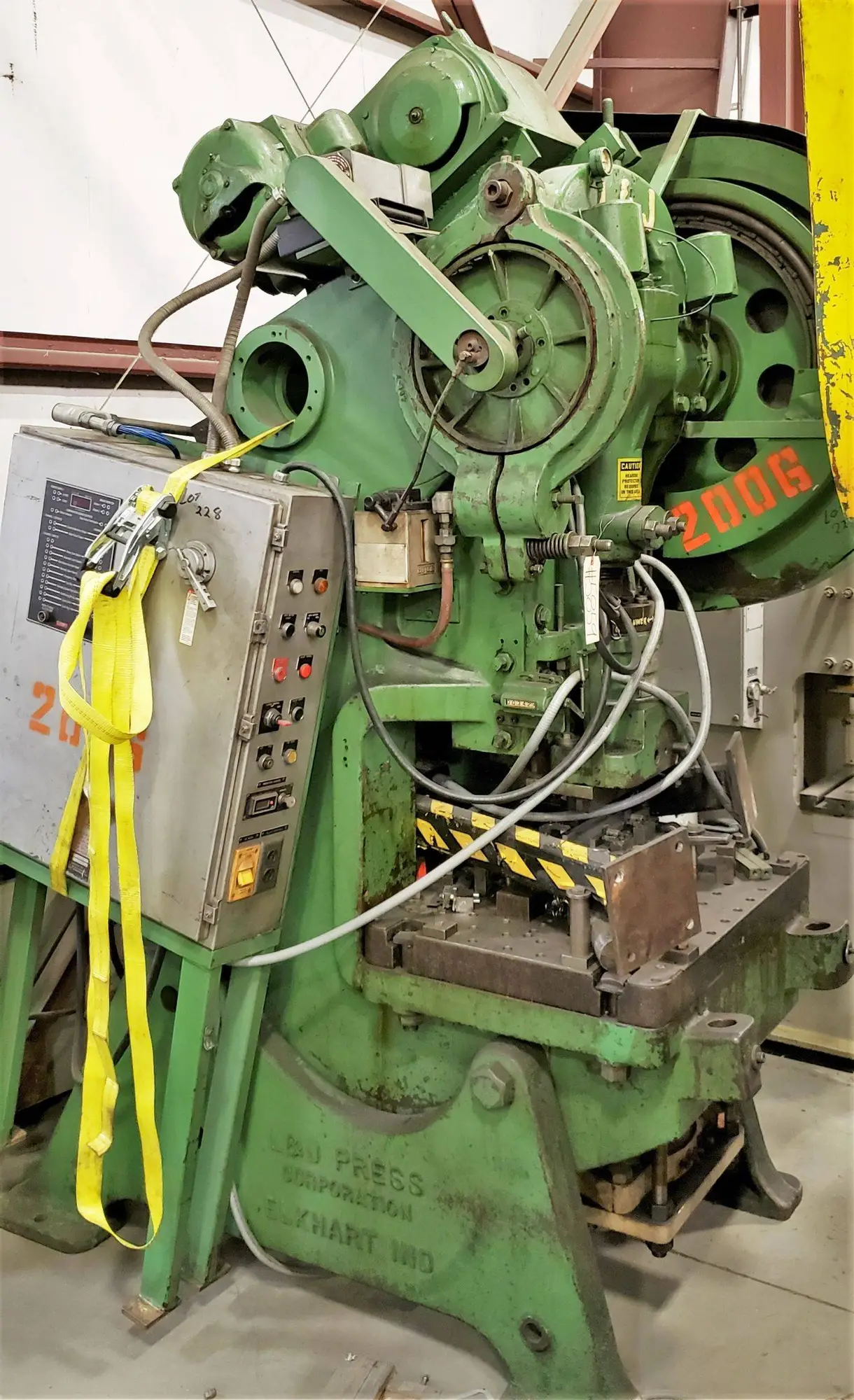 USED 1975 L AND J L AND J 7 PRESS