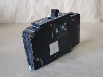 USED SQUARE D EDB16015
