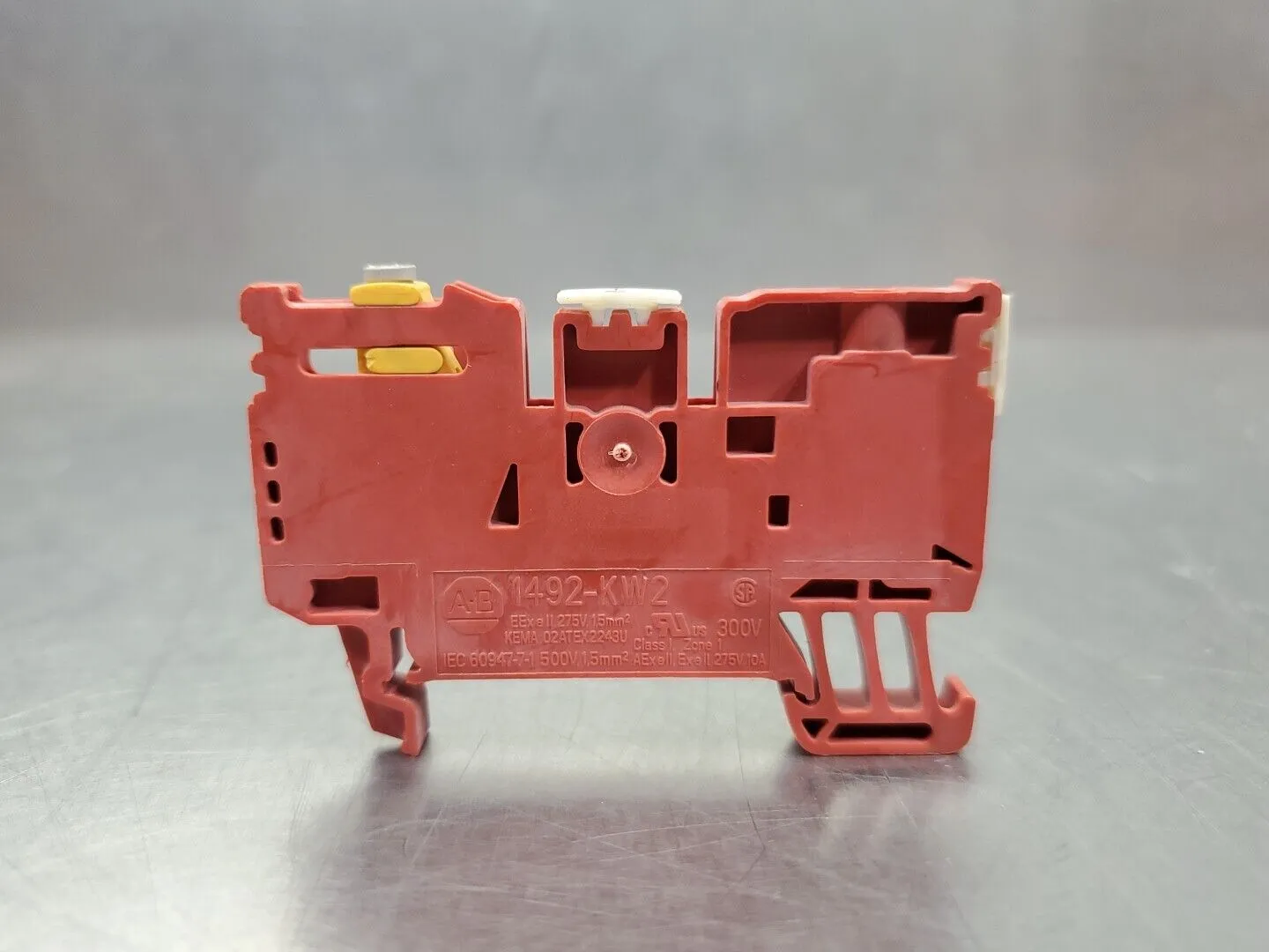 ALLEN BRADLEY 1492-KW2 300V Connector Module, Red. 4B-43