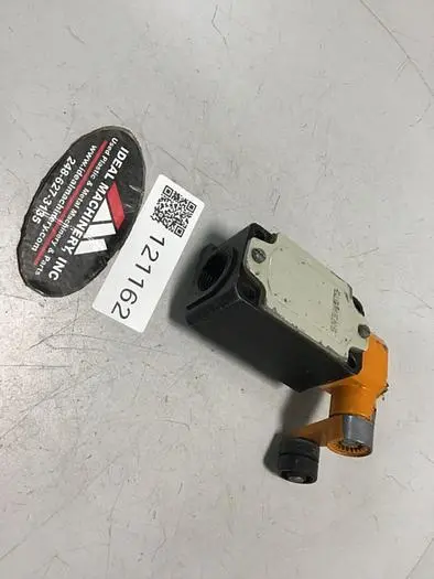 USED SIEMENS 3SE3 120-1GW-Z