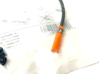 NEW MAVERICK INDUSTRIAL SALES T-SLOT CYLINDER SENSOR PNP 10-30VDC