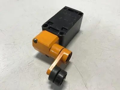 USED SIEMENS 3SE3 120-1GW-Z