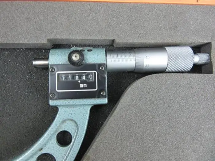 MITUTOYO Digit Outside Micrometer, 100-125 mm, .01 mm with case