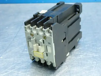 NEW ALLEN BRADLEY 700DCF220Z24