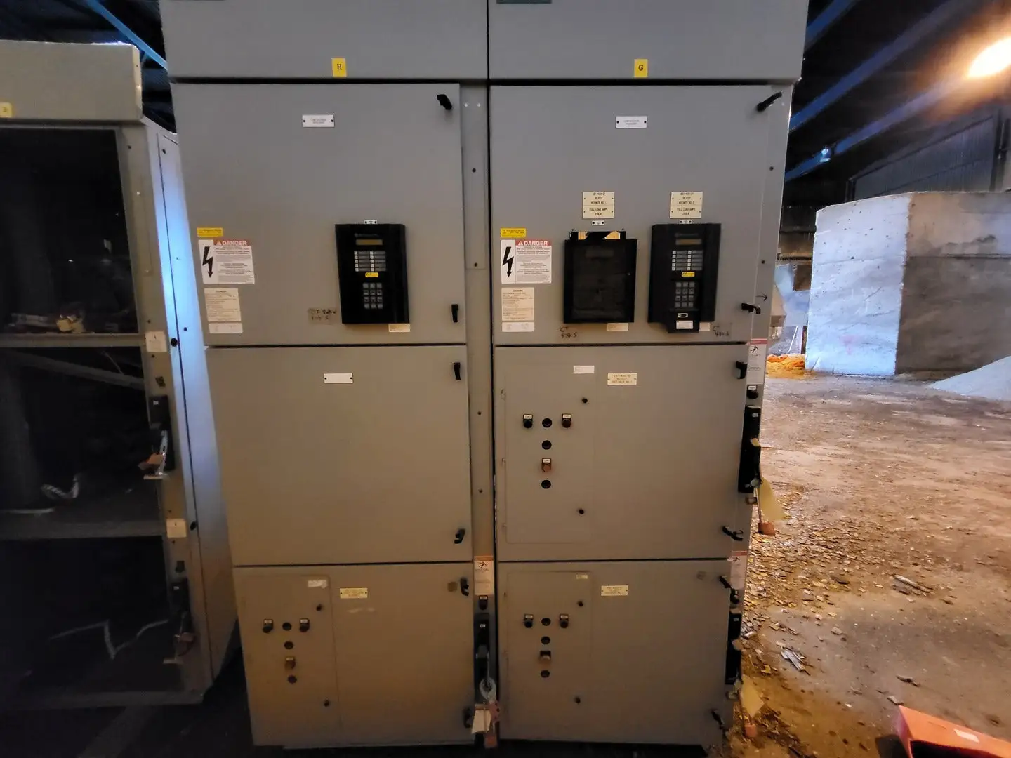4160 Volts, Series 81000 Two-Column Motor Control Center (MCC) Section