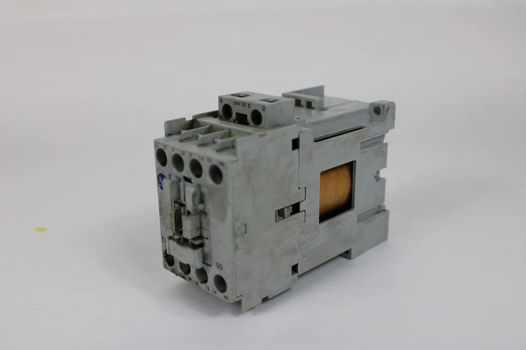 Used ALLEN BRADLEY 100-C09D10 Motors (misc) | Industrial Parts R Us Inc. #359400