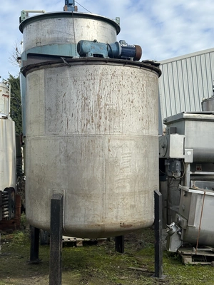 8,500L S/S mix tank with internal coil