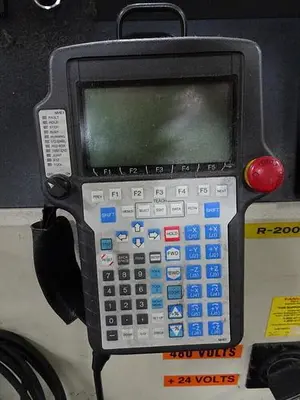 USED 2003 FANUC R-2000IA/200F