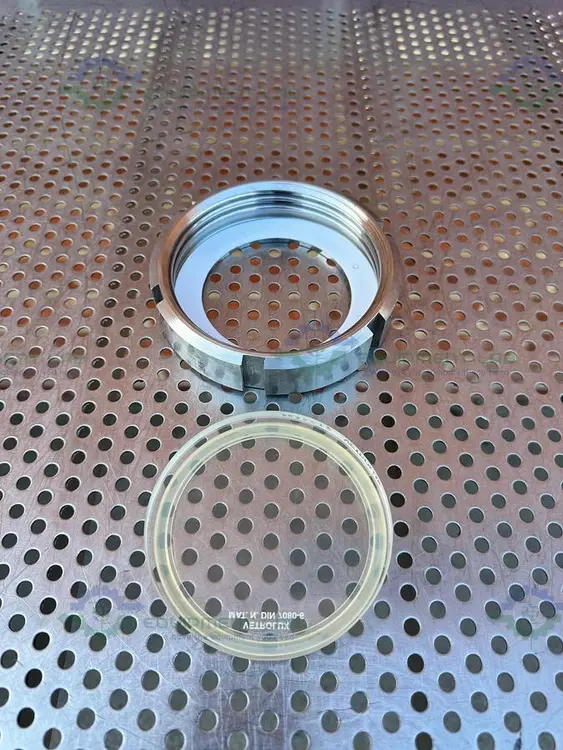 Used VETROLUX DIN 7080-6 SIGHT GLASS W/ STAINLESS STEEL 5" OD THREADED FITTING Glassware - Other California US | Equipment Lab #761115