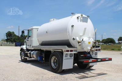New | in-Stock 2027 MACK MD7 Septic/Sewer/Vacuum Trucks Texas US | Roll Off Truck World #1491897