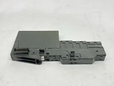 6ES7131-4BD01-0AA0 | Siemens  Digital Electronic Module w/ 6ES7193-4CA50-0AA0 - Used