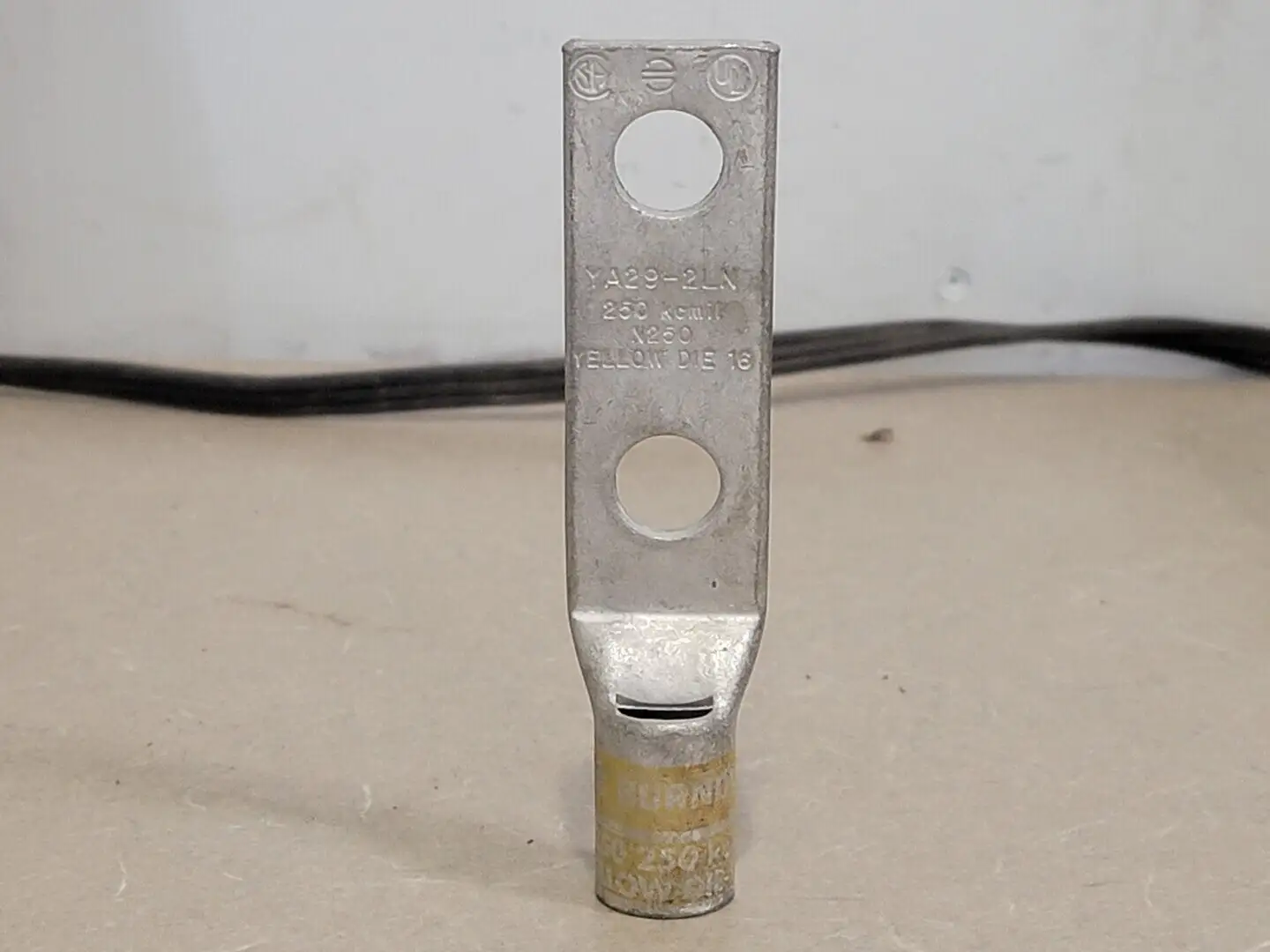 USED BURNDY YA292LN