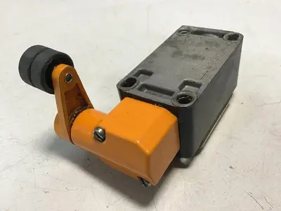 USED SIEMENS 3SE3 120-1GW-Z