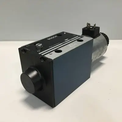 USED BOSCH 0 810 001 406