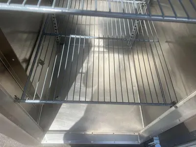 Traulsen RHF132W-FHS Full Height Insulated Mobile Heated Cabinet w/ (3) Pan Capacity, 208v/1phTraulsen RHF132W-FHS Full Height Insulated Mobile Heated Cabinet w/ (3) Pan Capacity, 208v/1ph
