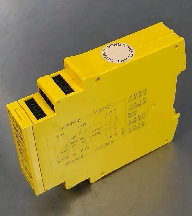 Used SICK UE48-20S2D2 Safety Relay, Fixed Screw Term, 24VDC Relays & Switches | Palmetto Automation #1156096
