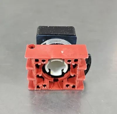 GE P9SPNBG. SQUARE PLASTIC OPERWHITE Square Pushbutton Loc 4E-2