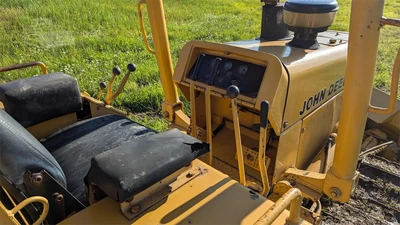 USED 1985 DEERE 450E
