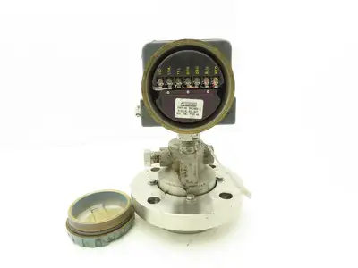 Foxboro 827DF-IS1NMSA1 Electronic Pressure Transmitter 12.5-65VDC 	3" Flange