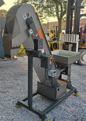 USED 2008 SERVICE ENGINEERING CO. INCLINE FEED CONVEYOR