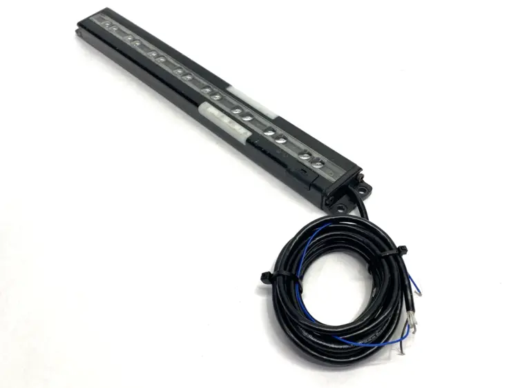 Used Banner Single Piece Part Verification Array 5-Pin M12 70990 Photoelectric Sensors Michigan US | Maverick Industrial Sales #1502409