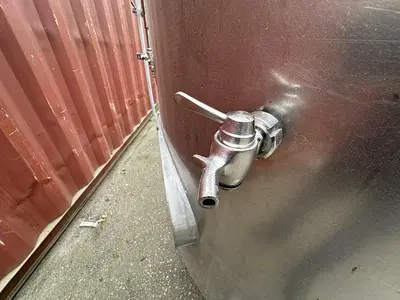 825 Gal. Brite Tank