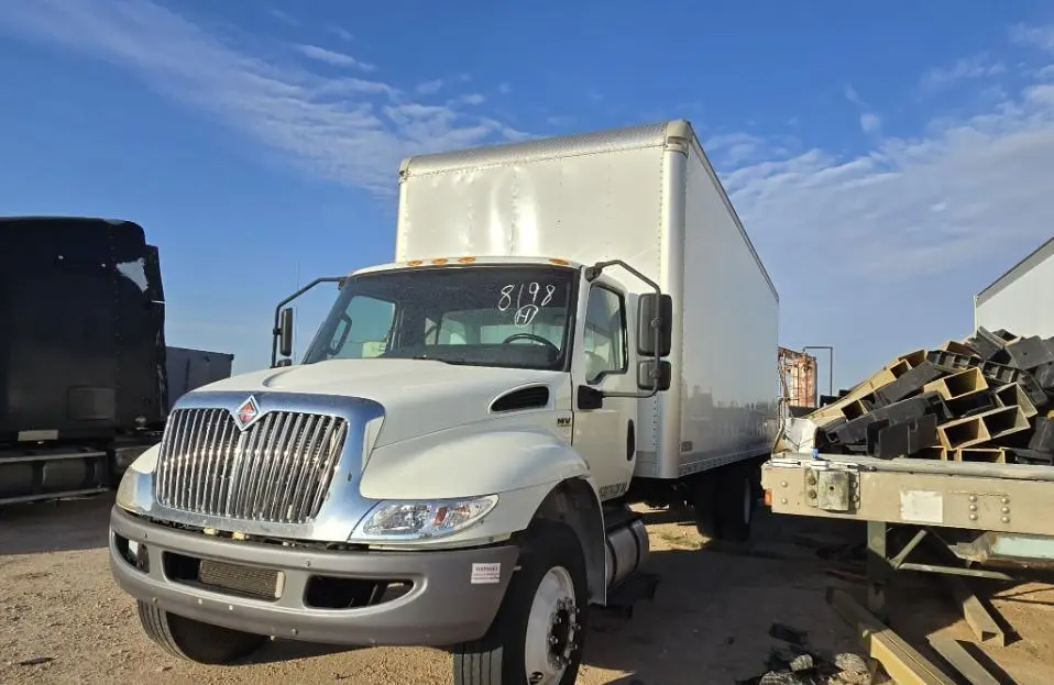 USED 2021 INTERNATIONAL MV 607