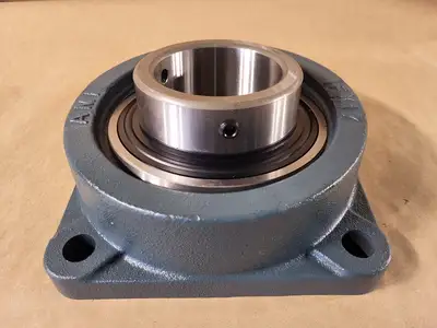 NEW AMI BEARING UCFX17