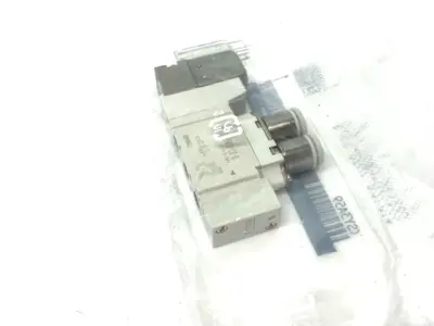 NEW SMC SINGLE SOLENOID VALVE, BODY PORTED, DC