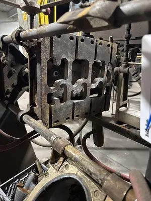 USED DEPENDABLE SHELL CORE MACHINE 100S