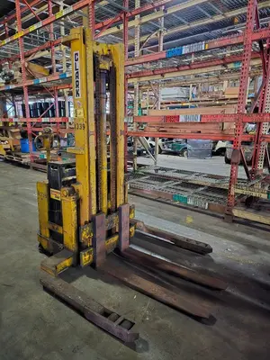 Used _UNKNOWN_ _UNKNOWN_ Pallet Stackers Ohio US | Myron Bowling Auctioneers Inc #1504494