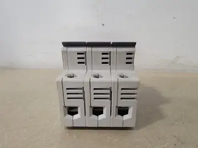 USED ALLEN-BRADLEY 1492-FB3C30