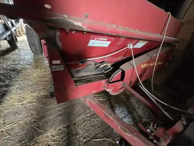NEW HOLLAND 165 Manure Spreaders | Iron Listing (33)