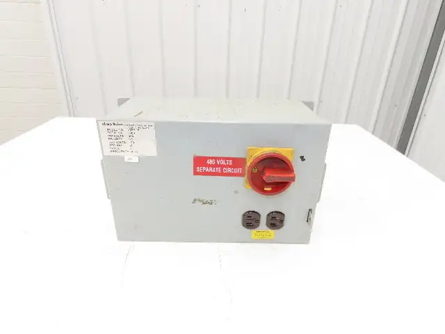 Daykin LTFS-15 Stepdown Power Transformer 3000VA HV 480 LV 120 Outlet 6.5A