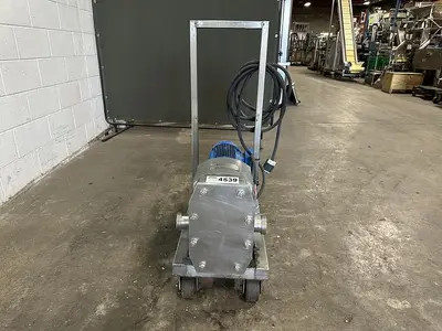 USED APV-CREPACO R4R
