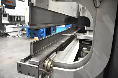 USED LVD PPEB 80 TON X 2500 MM CNC