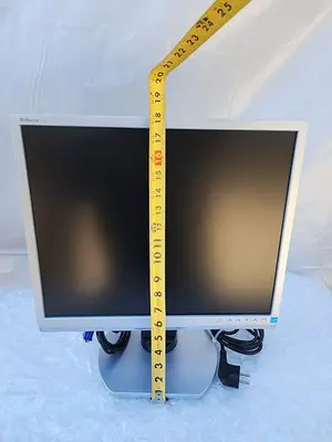 PHILIPS MONITOR MNB1190T WITH LOGITECH RX 250 MOUSE