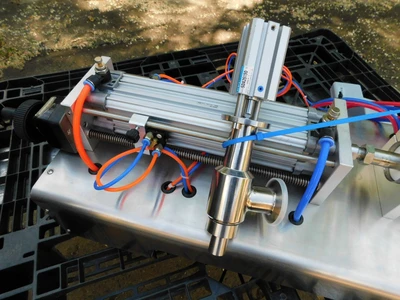 USED SINGLE PISTON FILLER SINGLE AIR