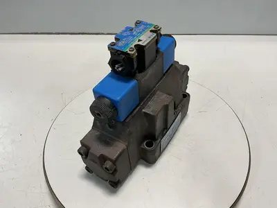 USED VICKERS DC5V-8-S-2C-M-FTWL-B-10