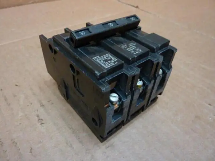 Used GOULD BQ3B030 Circuit Breakers Michigan US | Ideal Machinery #607808