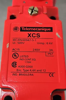 Telemecanique XCS-B703 Safety Interlock Switch. 6D-12