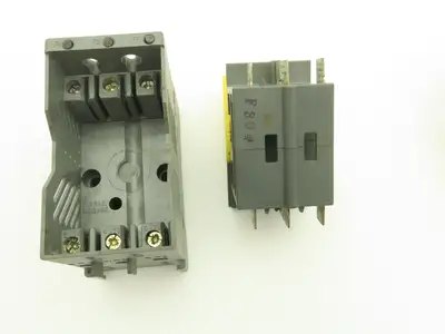 Bussman OPM-1038RC Optima Fuse Holder 30A 600V for Buss Class CC Fuse Lot of 24