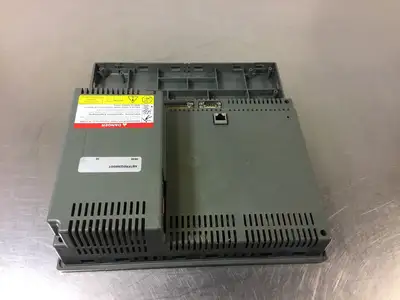 Schneider XBTFREQ3950G1 Panel-Powers Up Fine-Cracked-Selling For Boards Inside