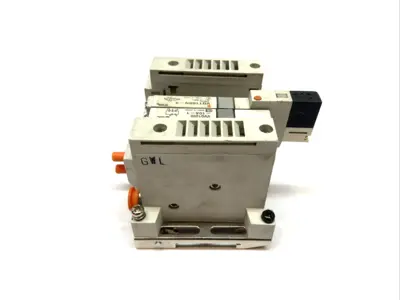 USED SMC PLUG-IN MANIFOLD BASE 4-STATION