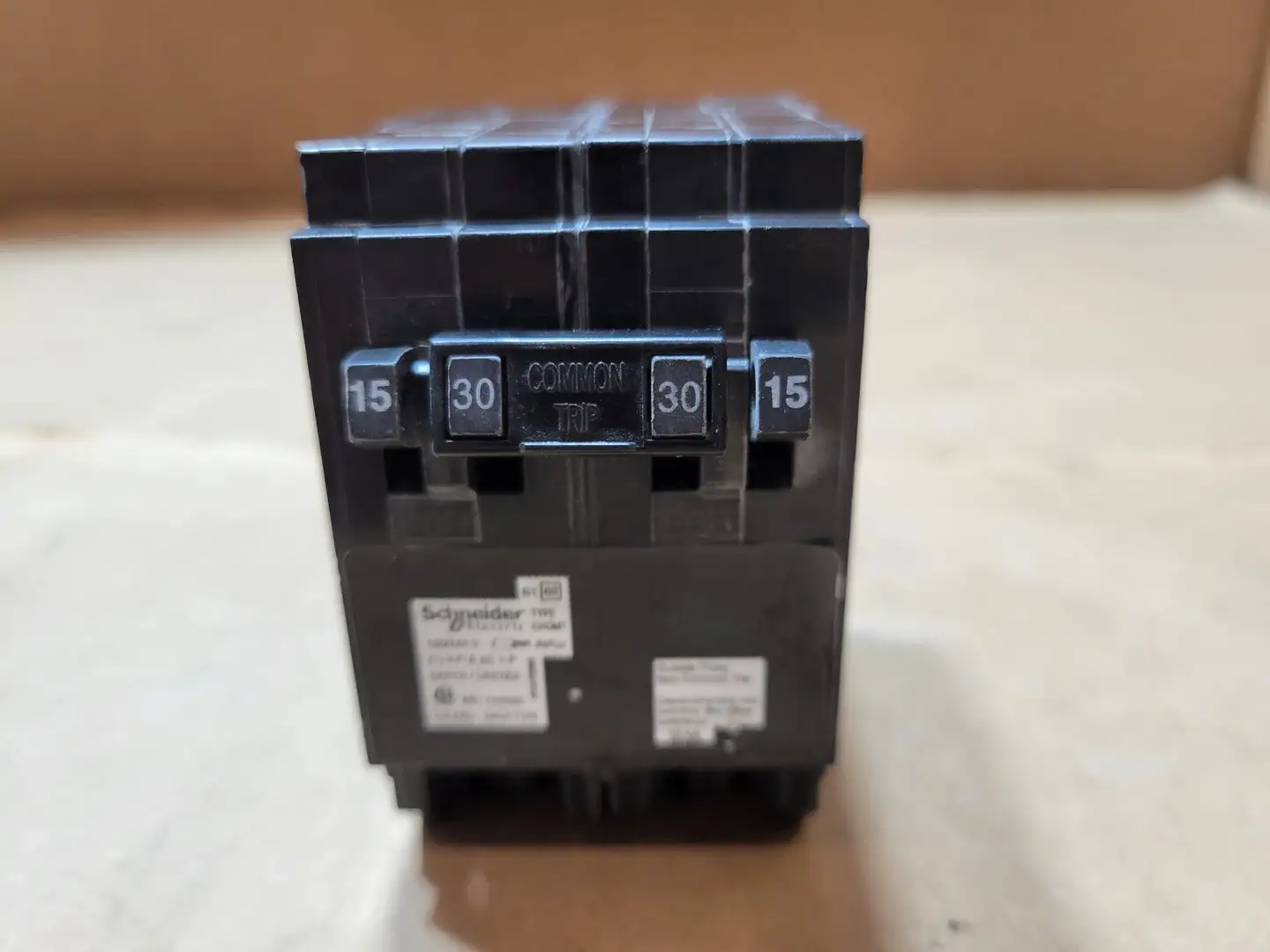 Used SCHNEIDER ELECTRIC CHOMT1515230 Switchgears British Columbia CA | Lenmark #1438490