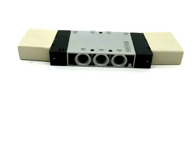 NEW FESTO CPE18-M2H-5J-1/4 SOLENOID VALVE 163763 CPE18M2H5J14