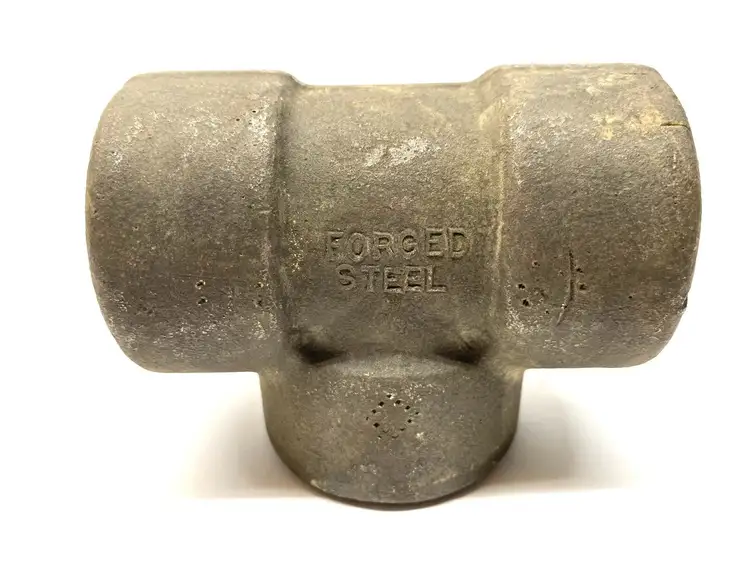 Used UNBRANDED PIPE TEE THREADED 3000 LBS FORGED STEEL 1-1/4" Valves/Fittings | Maverick Industrial Sales #1104005
