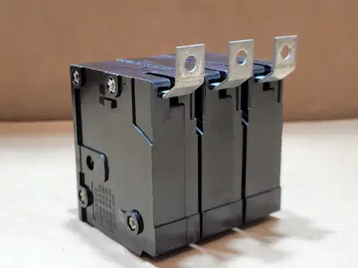USED EATON CUTLER-HAMMER BAB3015H